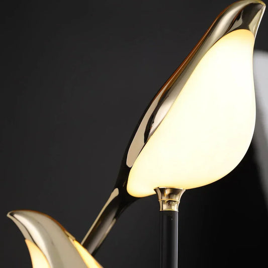 LED-bordslampa med stilren design - AvaBird