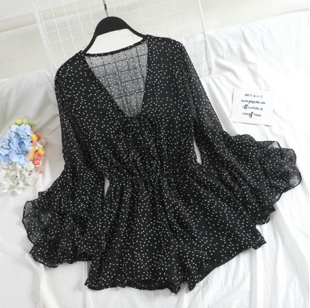 Schwarzer Chiffon-Overall mit weißen Punkten, V-Ausschnitt, weite Ärmel, Damenmode.