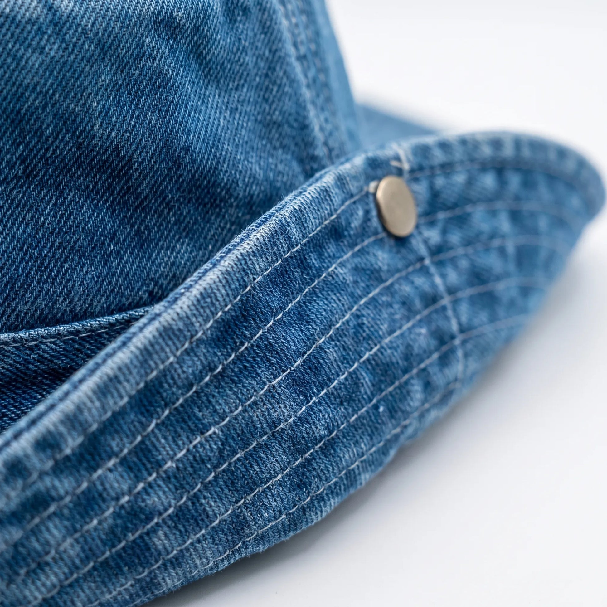 Bredbrättad jeanshatt - Peaknox
