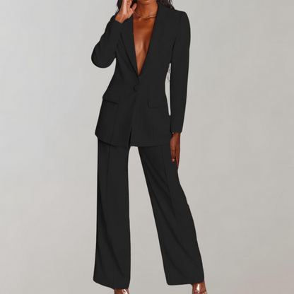 Schwarzer Damenanzug mit tiefem Ausschnitt, elegantes Design, Business-Mode, formelle Kleidung.