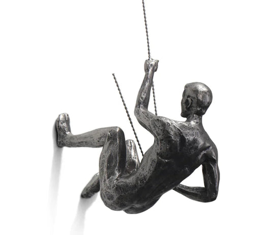 Bergsklättrare väggskulptur – PeakFigures