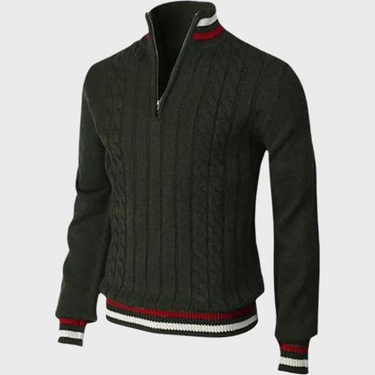 Grüner Herrenpullover mit Reißverschluss, Zopfmuster, rot-weißen Streifen, Wintermode.