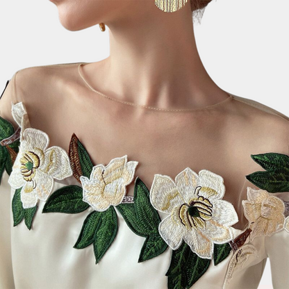Höstliga blommönster beige damblus med lös passform – Elvira