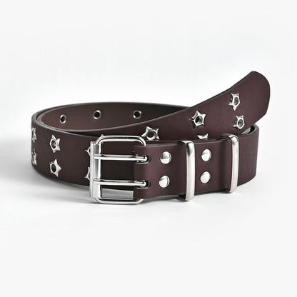 Brauner Ledergürtel mit silbernen Nieten, modisches Accessoire, Unisex, robust und stilvoll.