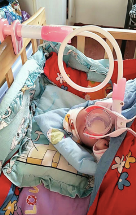 Fristående babyflaskhållare – Självständig matning gjort enkelt