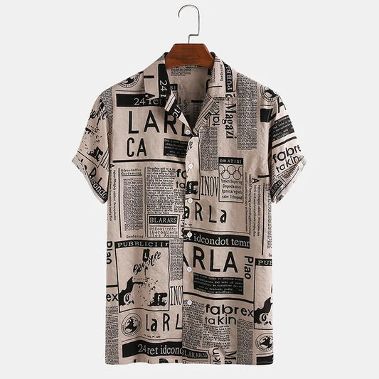 Kurzarmhemd Herren, Zeitungdruck, Baumwolle, beige, Streetwear, Freizeitmode, Sommer.