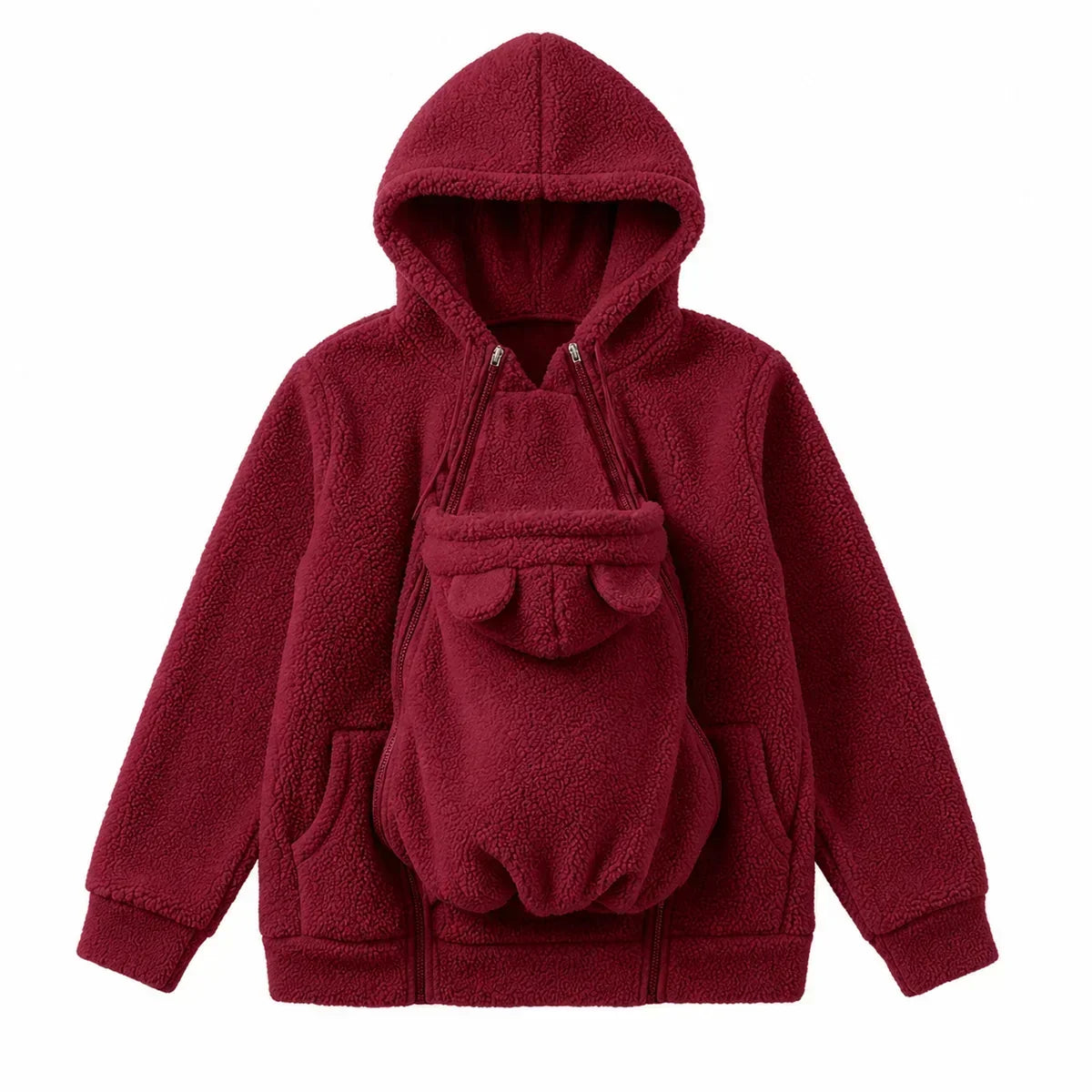Vinröd hoodie i sherpafleece uppställd platt med den avtagbara babypanelen med björnöron och dragkedjor. 16