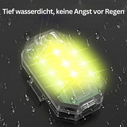 Wasserdichte LED-Lampe, gelbes Licht, transparentes Gehäuse, Regenbeständig, Outdoor-Beleuchtung.