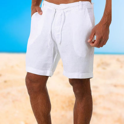 Weiße Leinen-Shorts für Herren am Strand, Sommermode, bequem, atmungsaktiv.