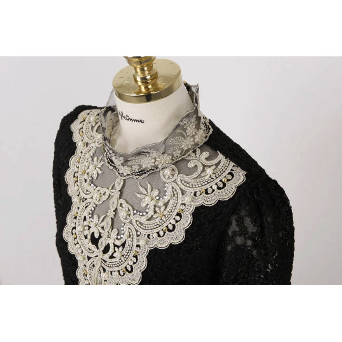 Damblus med höstlig broderad spets – Elisabeth
