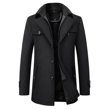 Schwarzer Herren-Wintermantel, elegant, warm, mit Knöpfen und Reißverschluss, klassisches Design.