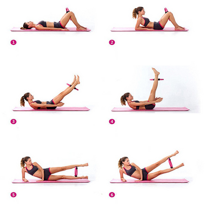 Frau macht Pilates-Übungen mit Pilates-Ring auf rosa Matte, Fitness, Training, Sportbekleidung.