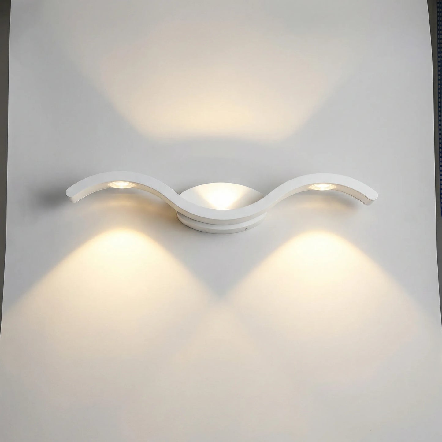 Dual Beam LED Wall Light - Solivio