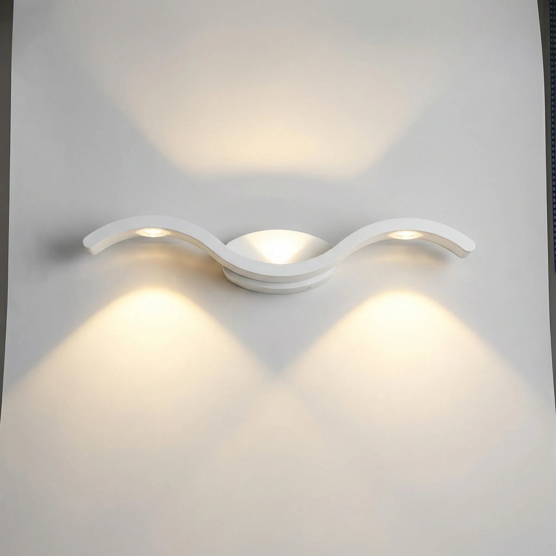 Dual Beam LED Wall Light - Solivio