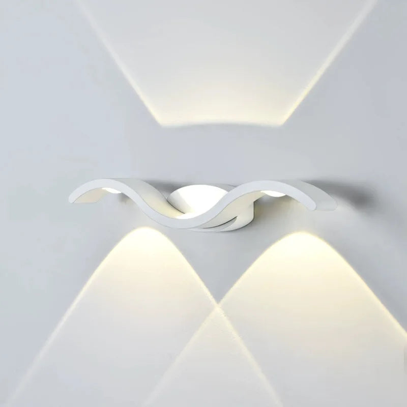 Dual Beam LED Wall Light - Solivio