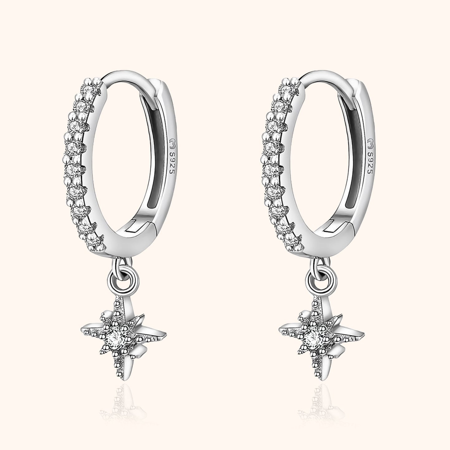 Silberne Creolen mit Sternanhänger, Zirkonia, 925 Sterling Silber, eleganter Schmuck.