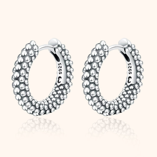 Silberne Creolen Ohrringe 925 Sterling Silber, Perlenstruktur, eleganter Schmuck für Damen