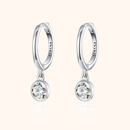Silberne Creolen mit Zirkonia-Anhänger, 925 Sterling Silber, eleganter Schmuck für Damen.