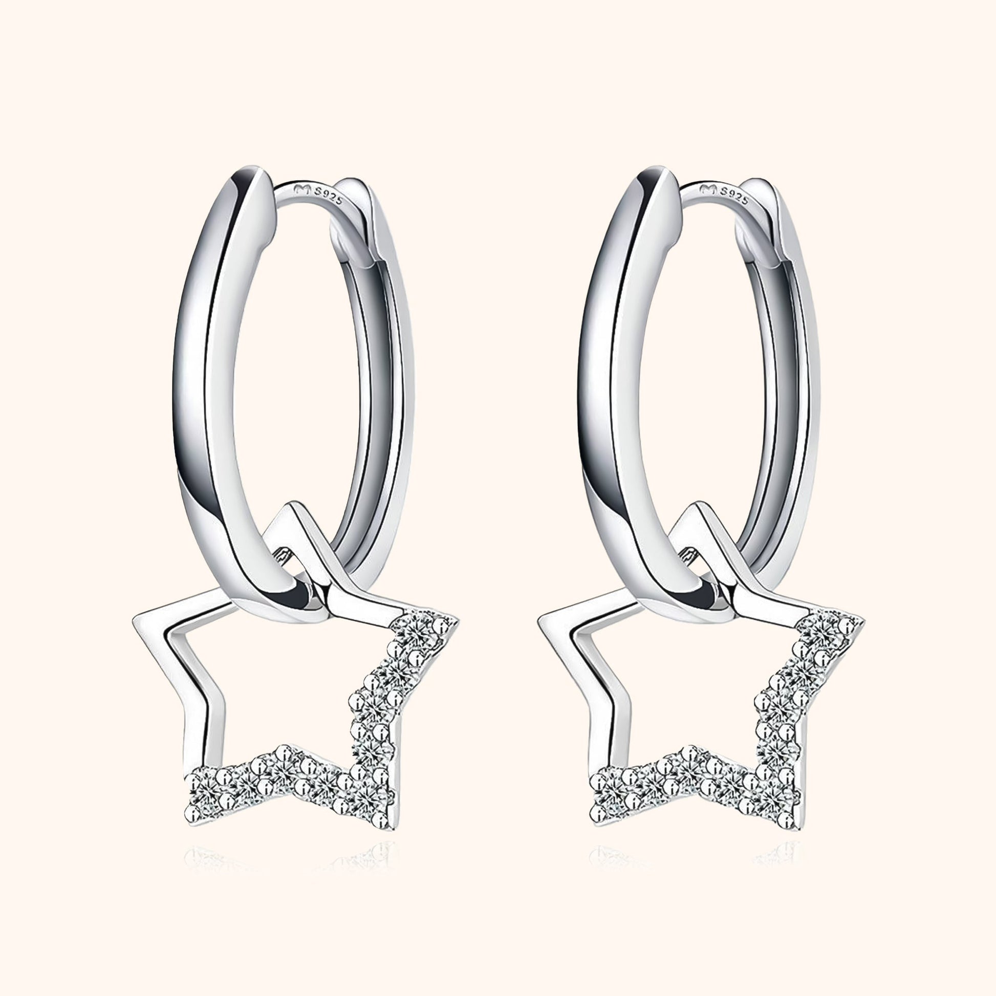 Silberne Creolen mit Sternanhängern, Zirkonia, modische Ohrringe, Schmuck für Damen.