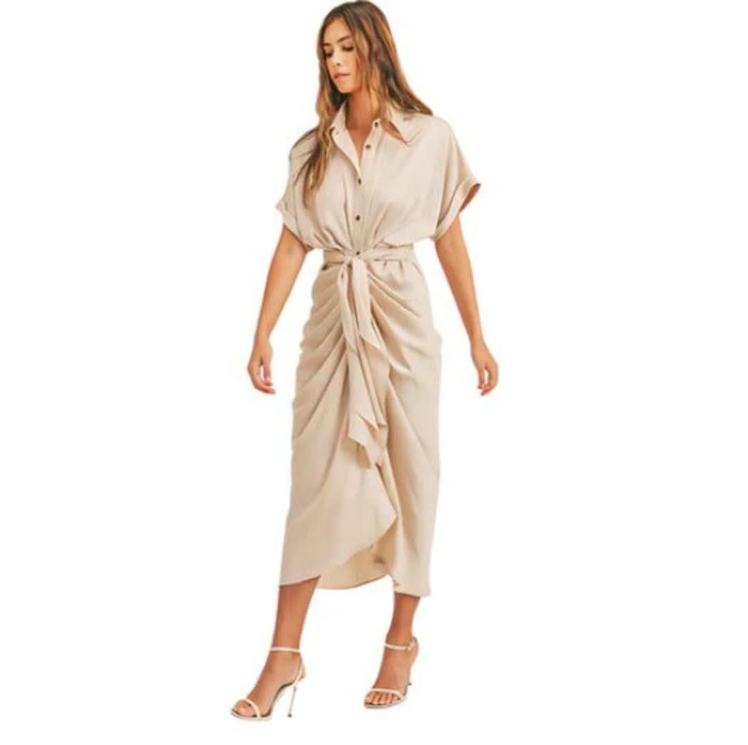 Maxiklänning med volanger och V-ringning, sommarstil, dammode - Elina