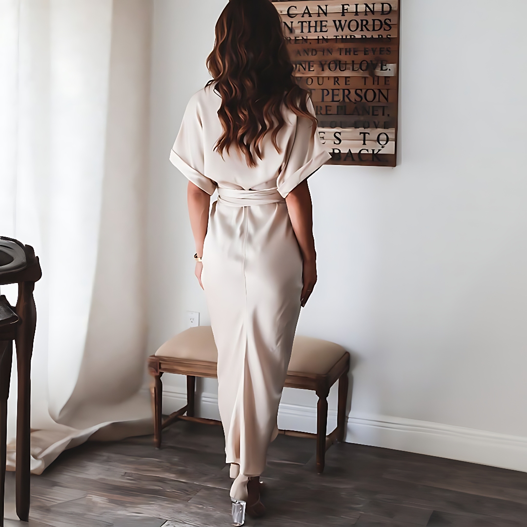 Maxiklänning med volanger och V-ringning, sommarstil, dammode - Elina