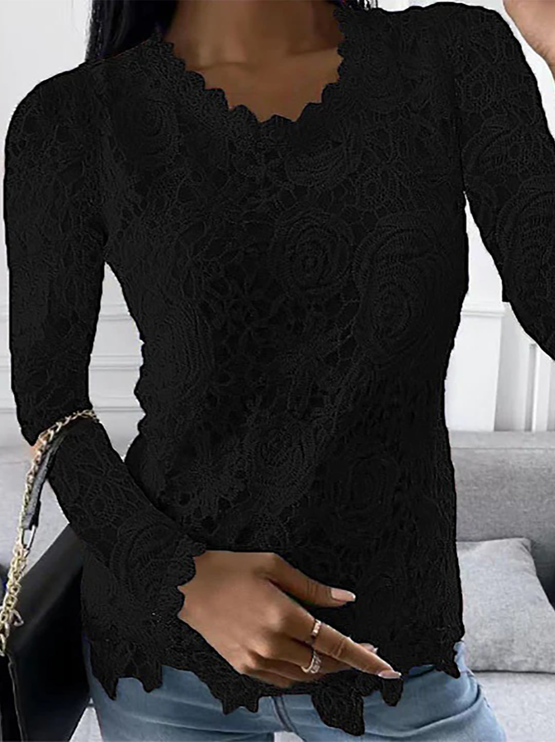 Schwarze Spitzenbluse Damen, langärmlig, V-Ausschnitt, elegant, modisch, Freizeitkleidung.