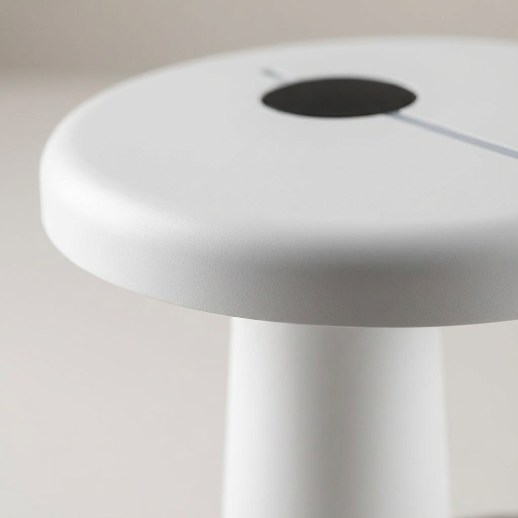 Flat Shade Minimalist Lamp -  Cirqula
