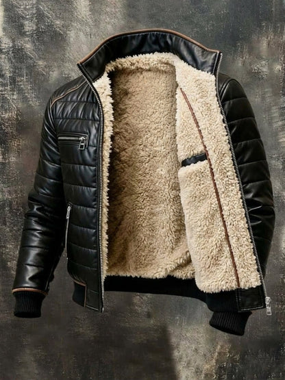 Jackan öppen så att det mjuka beige fleecefodret och en innerficka syns tydligt 2