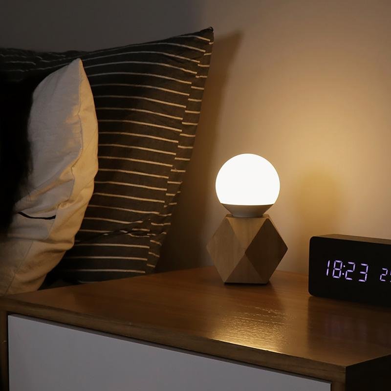 Geometric Base Bedside Lamp - Nordiqueo