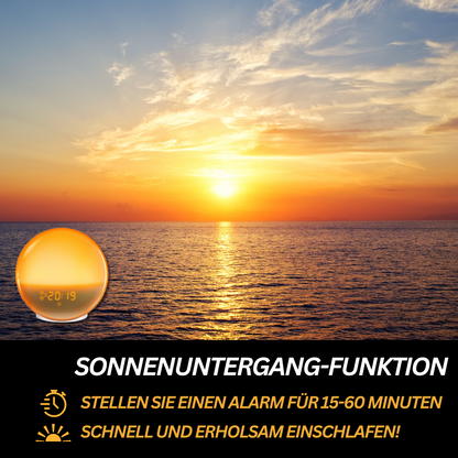 Sonnenuntergang über dem Meer mit Wecker im Vordergrund, Sonnenuntergangs-Funktion, orange.