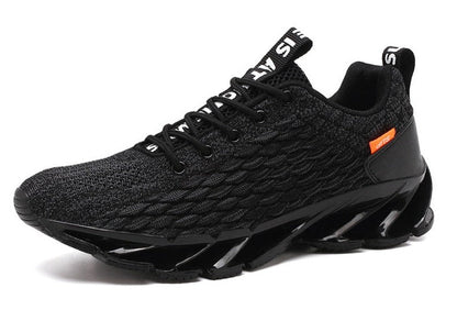 Schwarzer Sportschuh mit Mesh-Obermaterial, rutschfeste Sohle, ideal für Laufen und Fitness.