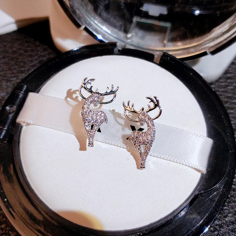 Silberne Hirsch-Ohrringe mit Strasssteinen, eleganter Schmuck, Geschenkidee für Frauen.