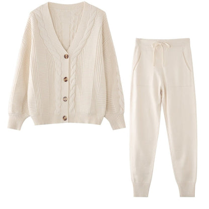 Beiges Strick-Set Damen, Cardigan und Jogginghose, gemütlich, Herbstmode, Baumwolle.