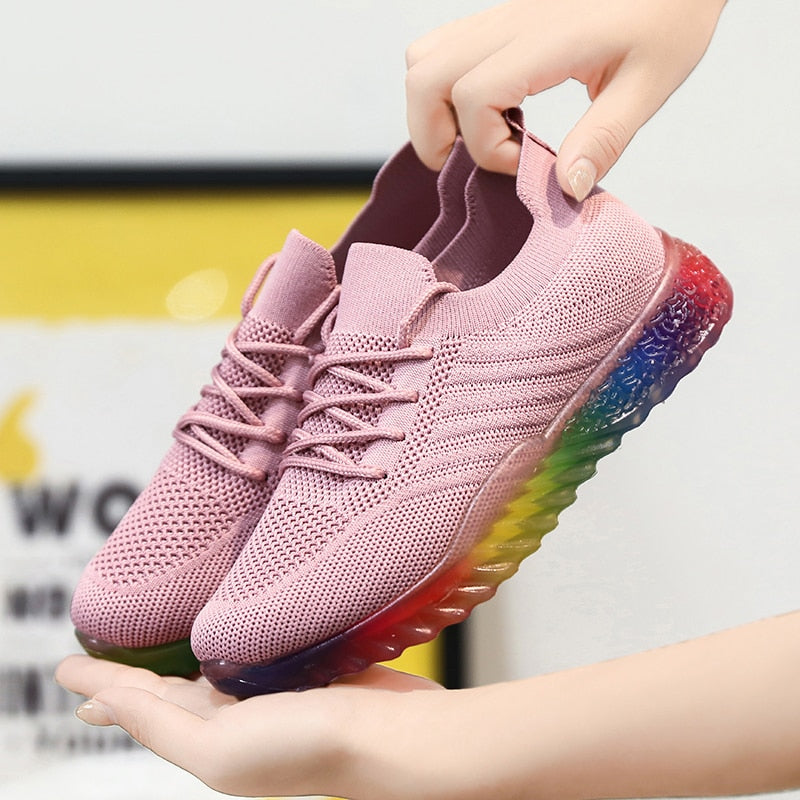 Rosa Sportschuhe mit Regenbogen-Sohle, atmungsaktives Mesh, modische Damen Sneaker.
