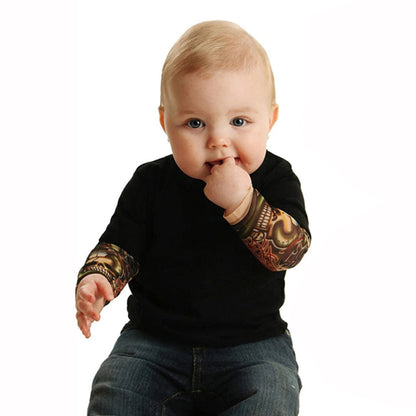 Långärmad babybody med tatueringsärmar i tryckdesign – Rockbaby