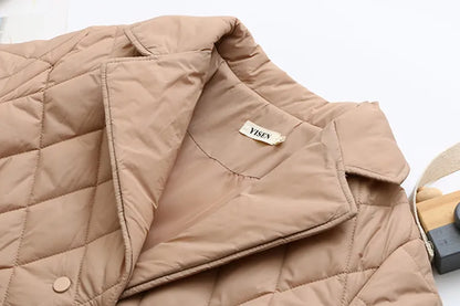 Beige gesteppte Damenjacke, Yisen, modisch, warm, Herbst-Winter, elegantes Design.