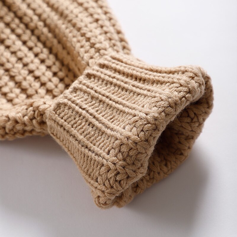 Beiger Strickpullover-Ärmel, grob gestrickt, weiches Material, modisch, warm, Winterkleidung.