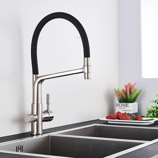 Moderne Küchenarmatur Edelstahl schwarz, drehbar, mit flexiblem Auslauf, Doppelspüle.