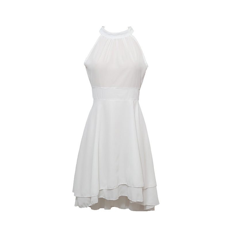Weißes ärmelloses Chiffon-Kleid, knielang, elegantes Design, ideal für Sommerpartys.