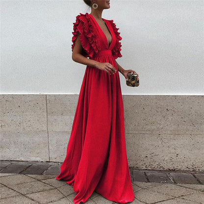 Rotes Abendkleid mit Rüschenärmeln, elegantes Design, bodenlang, für besondere Anlässe.