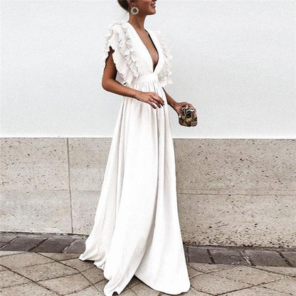 Elegantes weißes Abendkleid mit Rüschenärmeln, bodenlang, ideal für formelle Anlässe.