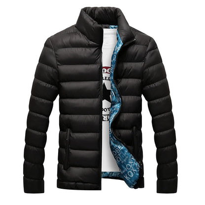 Schwarze Daunenjacke Herren, Stehkragen, Reißverschluss, warm, modisch, Winterbekleidung.