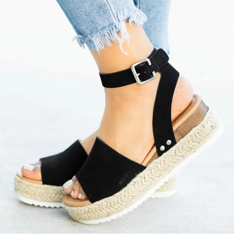Trendiga damhögklackade sandaler med dragkedja - Leona