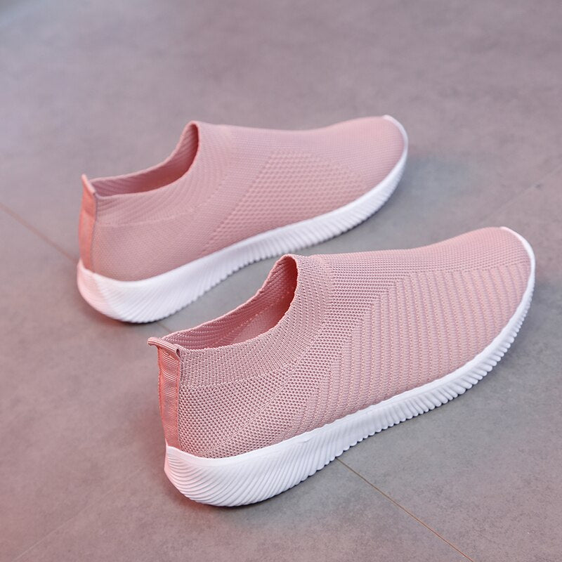 Rosa Damen-Sneaker aus Strickstoff, rutschfest, leicht, mit weißer Sohle.