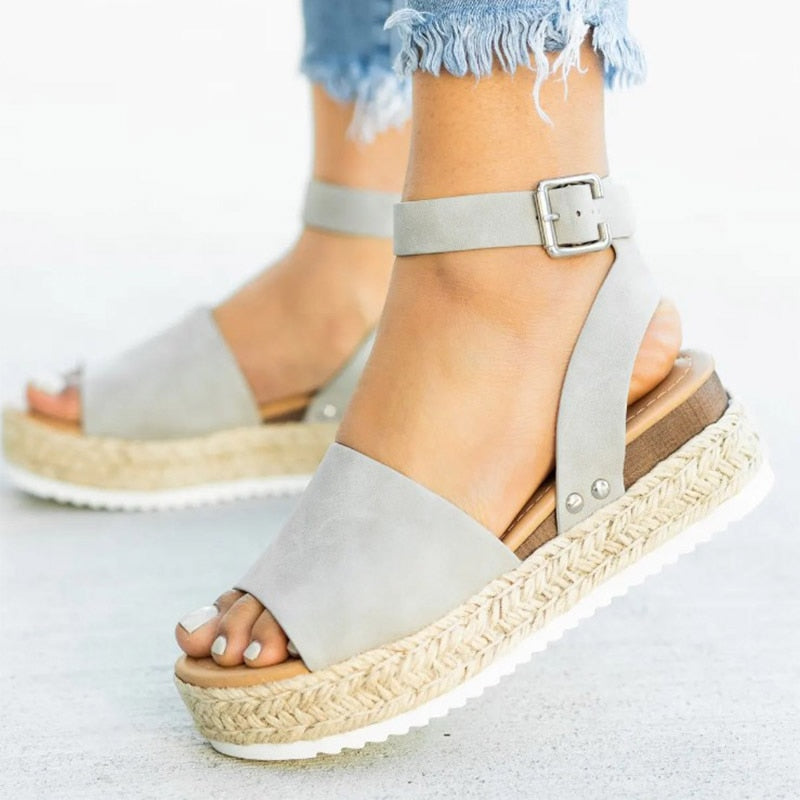 Trendiga damhögklackade sandaler med dragkedja - Leona