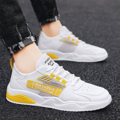 Weiße Sneaker mit gelben Akzenten, Herrenmode, atmungsaktiv, lässig, Straßenschuhe.