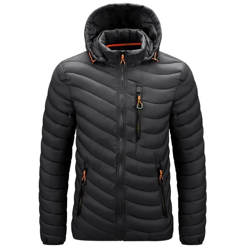 Schwarze Daunenjacke mit Kapuze, Reißverschlusstaschen, Herrenmode, Winterbekleidung.