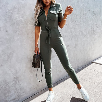 Höstlig kortärmad och figurnära cargojumpsuit för damer – Malina
