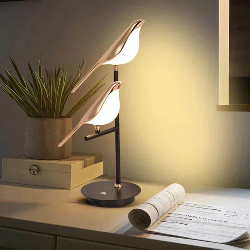 LED-bordslampa med stilren design - AvaBird