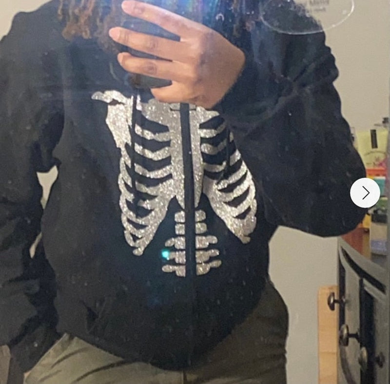 Schwarzer Hoodie mit silbernem Skelett-Design, Unisex, Baumwolle, modisch, lässig.